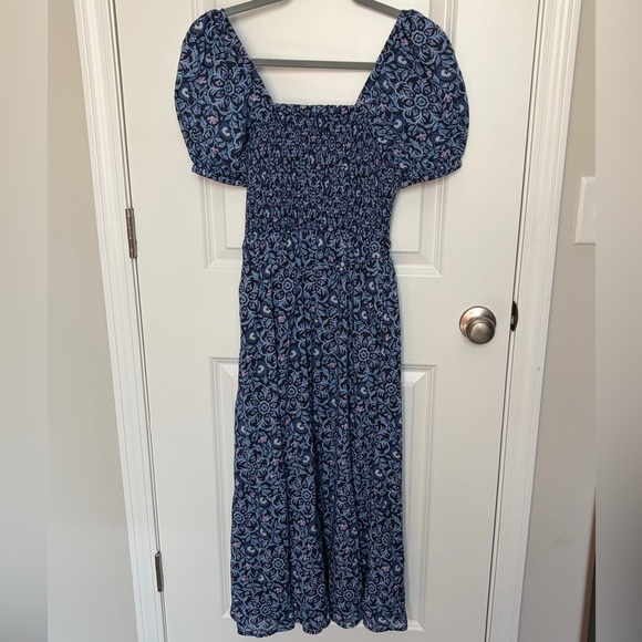 Vineyard Vines Dresses & Skirts - Vineyard Vines Blue Spring Summer Floral Puff Sleeve Midi Dress - Size XS